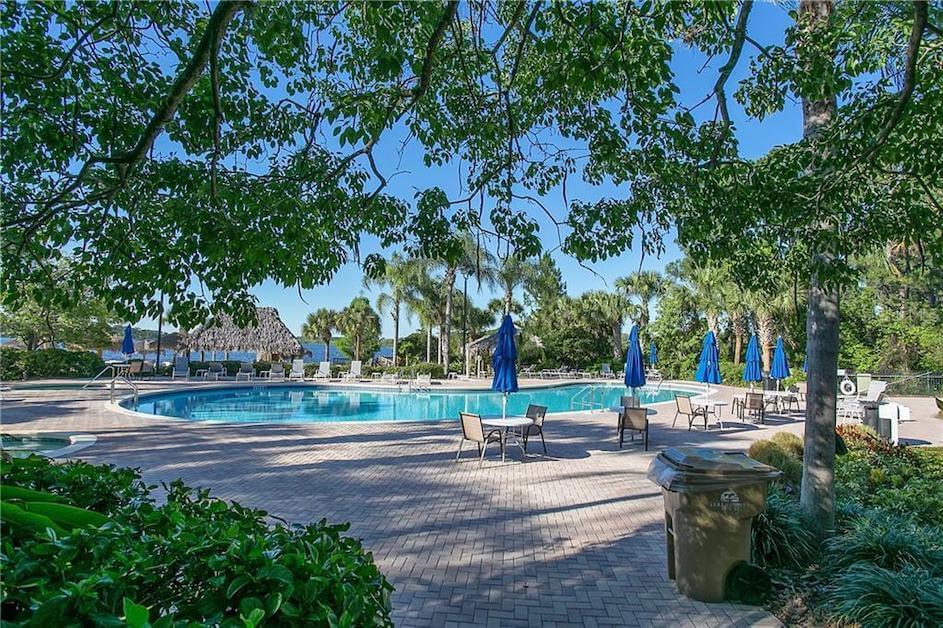 Bahama BayTradewinds Patio