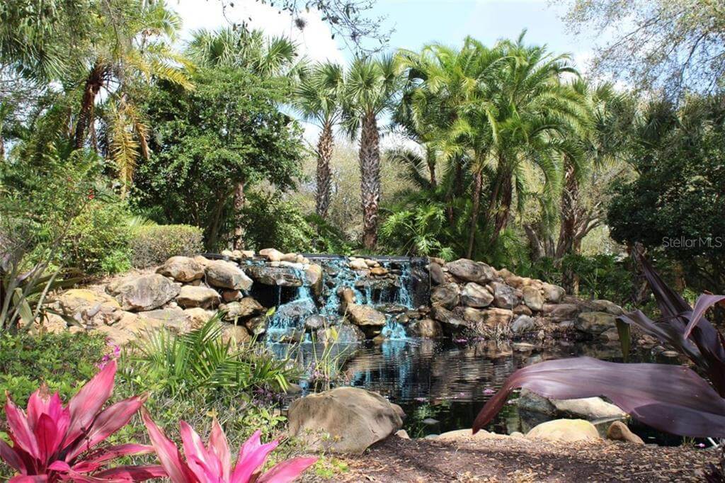 BahamaBay_Entrance Fountain